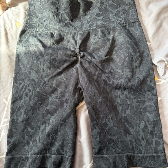 Women's adapt animal seamless shorts - Picture 4 of 5